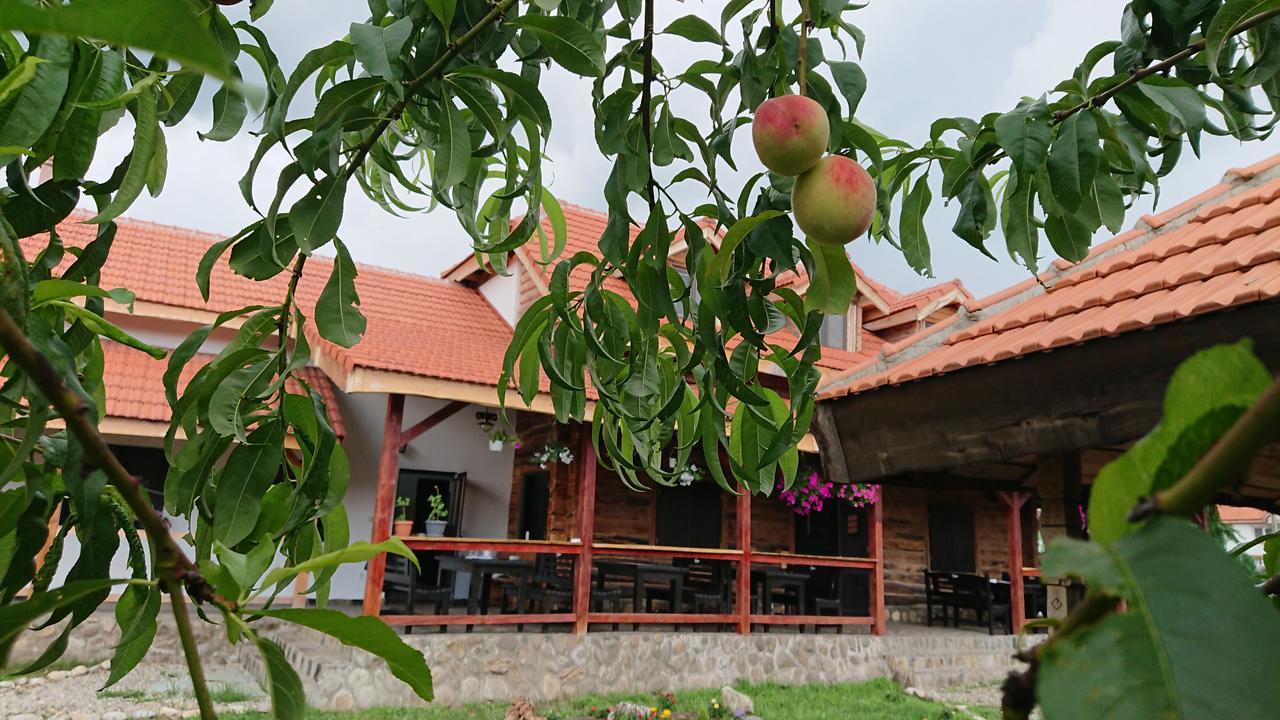 Satul Traditional Рунку Екстериор снимка